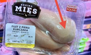 Znalazł białe linie na piersi z kurczaka. Zdradził, co one oznaczają