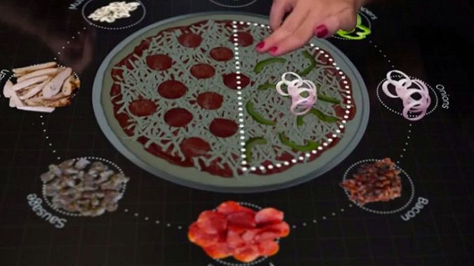 Kelnerze, nie jesteś już potrzebny. Pizzę zamówimy na interaktywnym stole 1