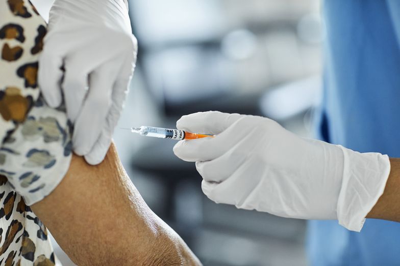 Nowa szczepionka przeciw COVID-19 wkrótce w Polsce. To tradycyjny preparat białkowy
