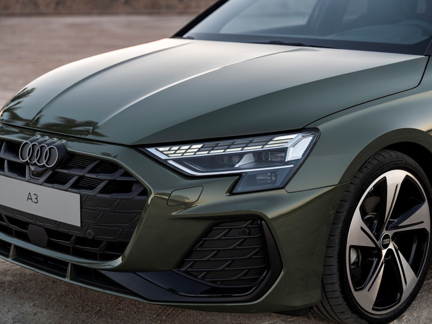 Detail, 
Colour: District Green Metallic