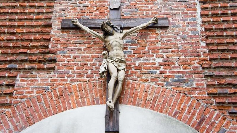 Wielki Piątek 2022: ile trwa msza w kościele, czy jest obowiązkowa?