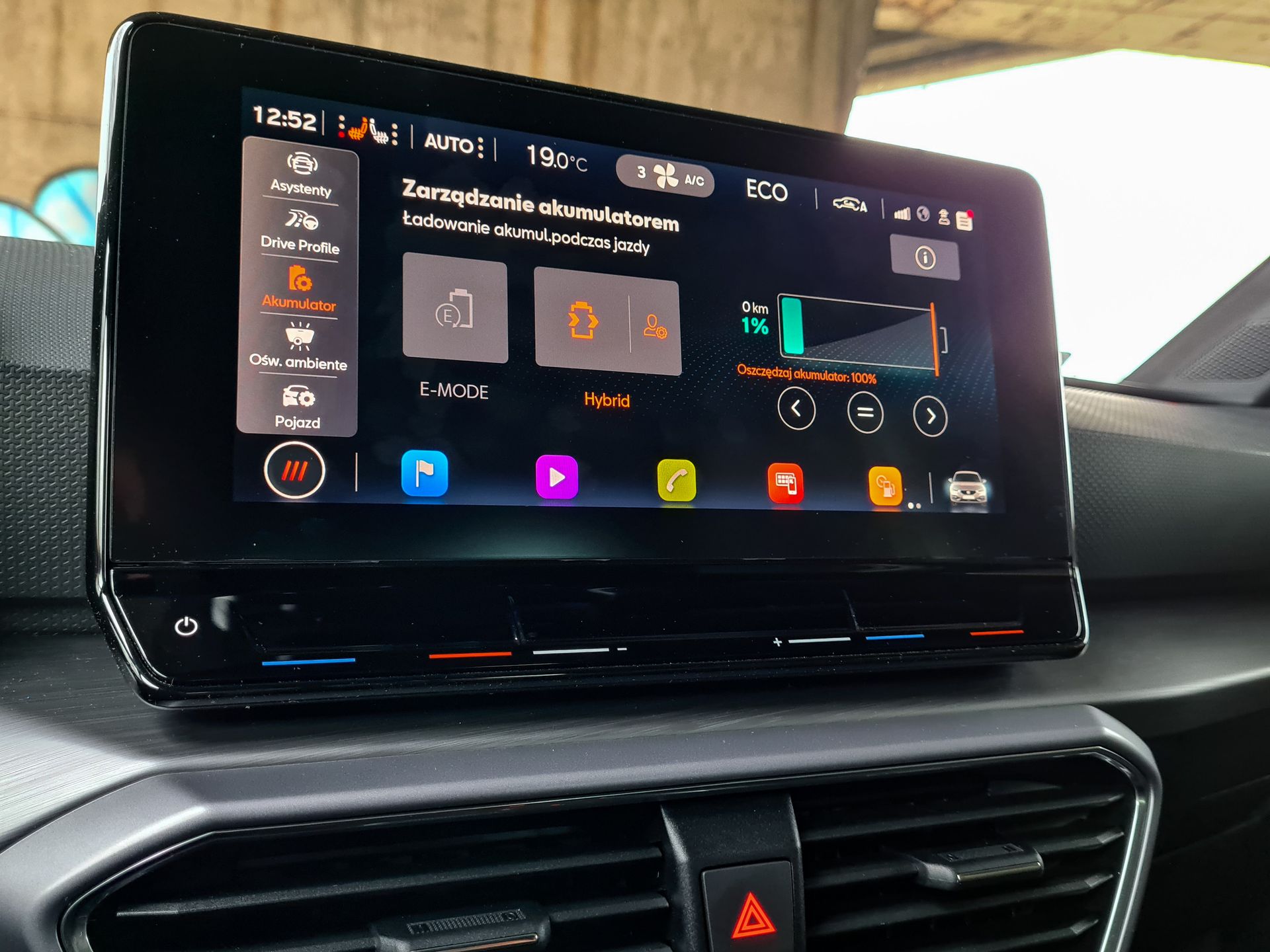 Seat Leon e-HYBRID: System zarządzania energią i sterowanie dotykowe 8