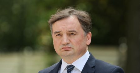 Miller ostro o Ziobrze. "Wielu osobników z filmowych komedii pomyłek"