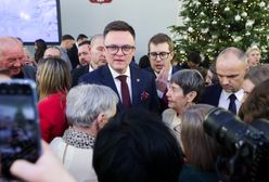 Zamieszanie wokół zdjęcia z Hołownią. Fundacja Ocalenie zabiera głos