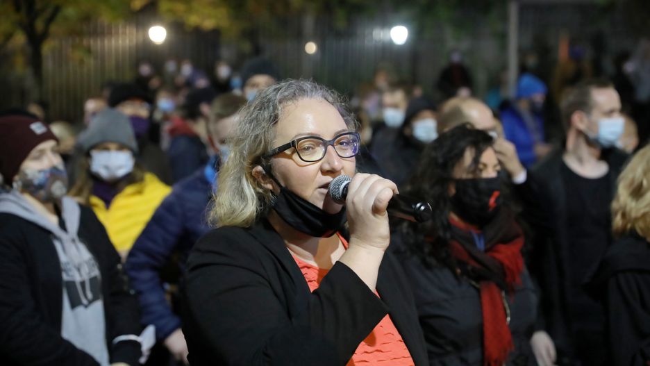 Protesty w Polsce. Strajk kobiet we Wrocławiu. "Zapraszamy na spacer"