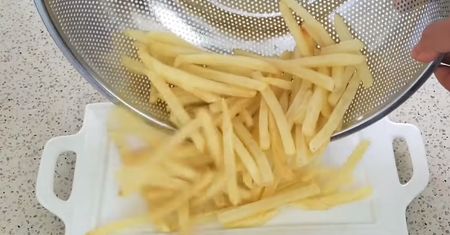 Przepis na domowe frytki. Ta sztuczka sprawi, że będą jak z McDonald's