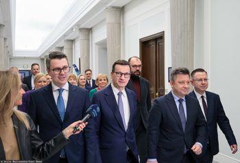 Odejścia z Rozwoju Plus? Przeciwnicy Morawieckiego mówią o "trzech osobach", jest dementi