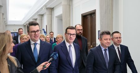 Odejścia z Rozwoju Plus? Przeciwnicy Morawieckiego mówią o "trzech osobach", jest dementi
