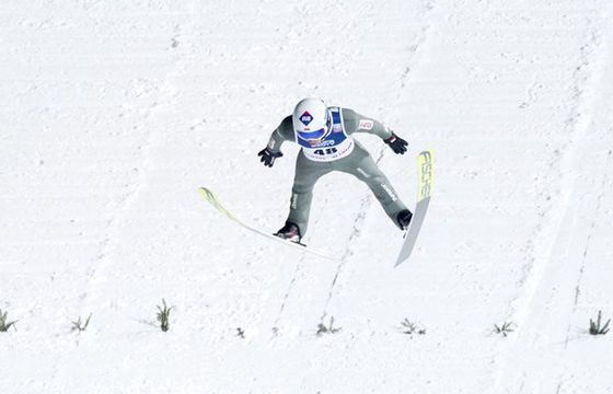 TVN zarobi na transmisjach ze skoków narciarskich lepiej niż na filmach czy serialach