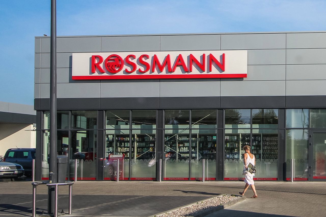 Nie, Rossmann nie organizuje loterii z okazji zamknięcia sklepu