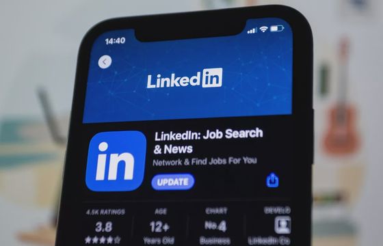 LinkedIn wycofuje się ze zmiany w algorytmie. „To był test”