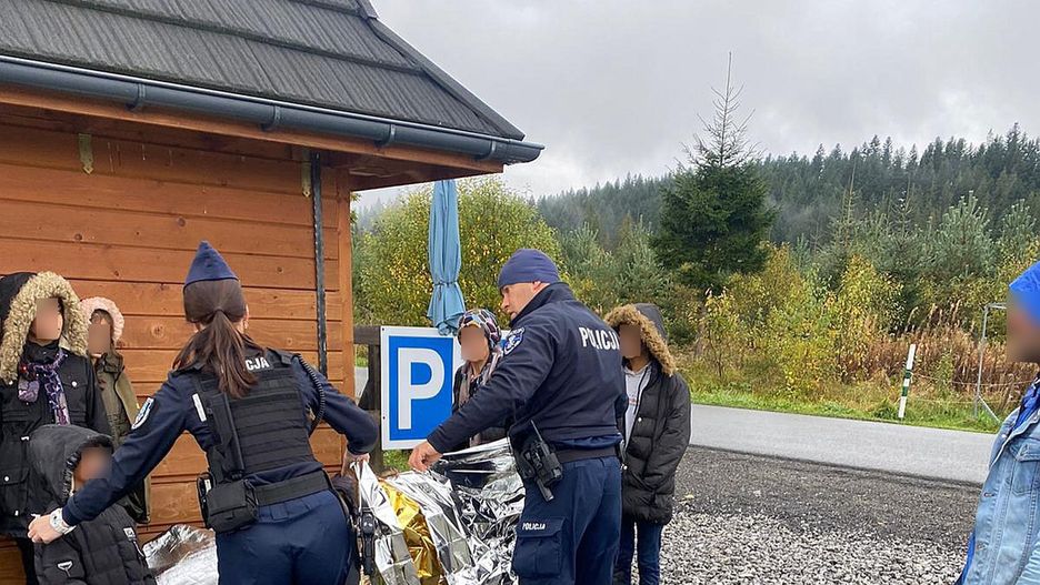 Policjanci zatrzymali grupę kilkunastu imigrantów