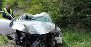 Pijany kierowca wjechał w drzewo. W wypadku zginął 34-letni pasażer BMW