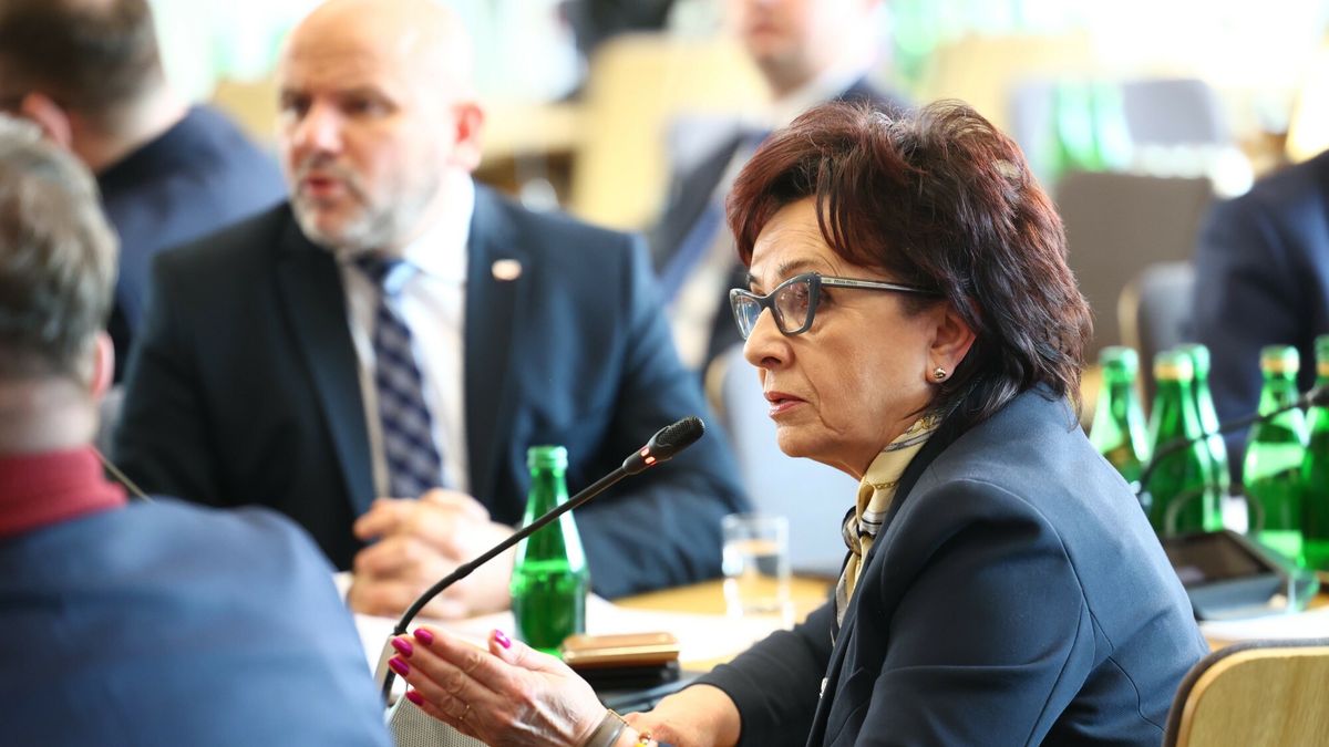 Komisja regulaminowa ws. Ziobry i Romanowskiego
20.02.2025 Warszawa Sejmu Komisja Regulaminowa, Spraw Poselskich i Immunitetowych Rozpatrzenie wniosku Komisji Sledczej ds. Pegasusa ws. zgody na aresztowanie w celu zapewnienia stawiennictwa na posiedzeniu Komisji Zbigniewa Ziobry fot. Tomasz Jastrzebowski/REPORTER
N/z: Elzbieta Witek
Tomasz Jastrzebowski/REPORTER