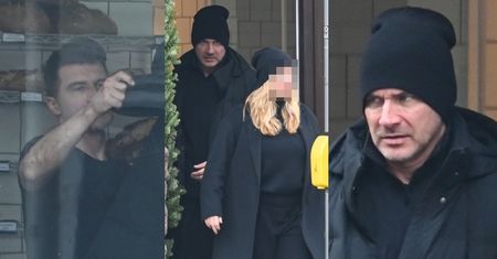Tomasz Kammel pałaszuje śniadanie w towarzystwie TAJEMNICZEJ BLONDYNKI (ZDJĘCIA)