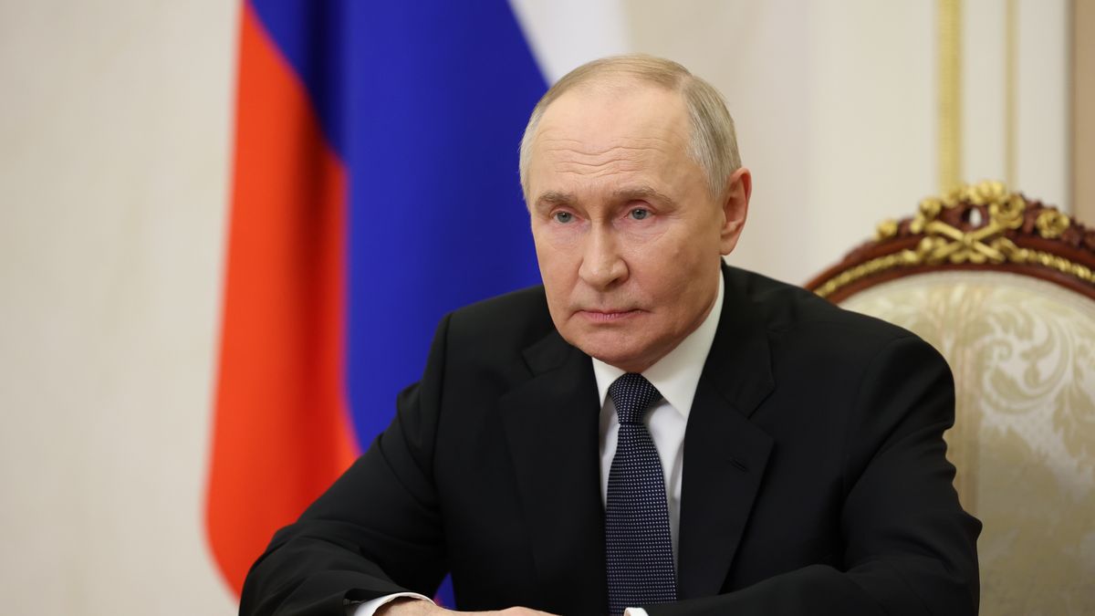 Russian President Vladimir Putin address employees of the Federal Bailiffs Service (FSSP) on Bailiff Day, via video conference in Moscow, Russia, 01 November 2025. EPA/ALEXANDER KAZAKOV / KREMLIN POOL MANDATORY CREDIT Dostawca: PAP/EPA.