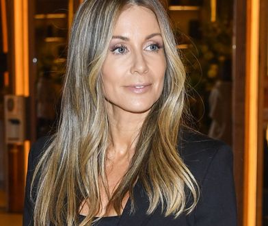 Małgorzata Rozenek-Majdan podniosła bluzę. Pokazała, jak wygląda jej brzuch