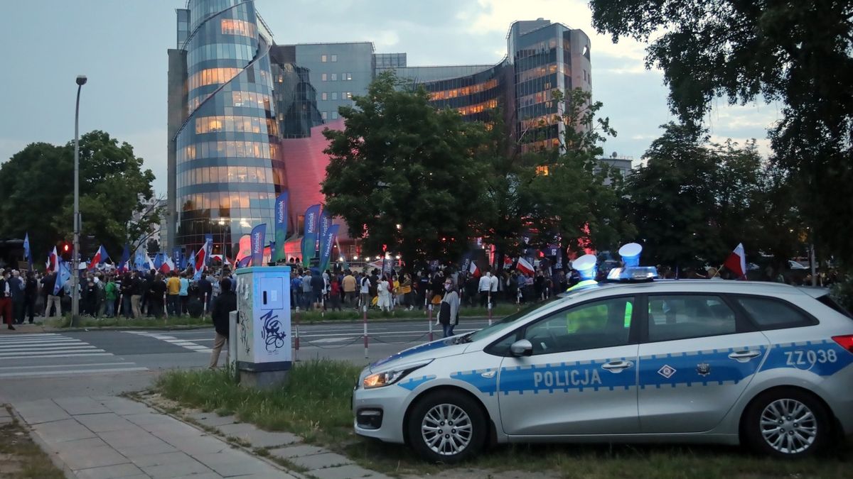 Policja interweniowała po środowej debacie w TVP