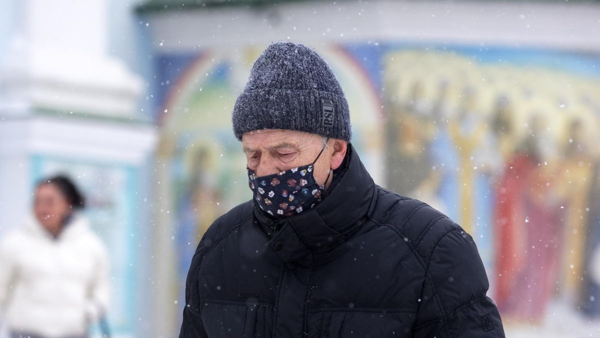 Jak długo utrzymują się objawy wariantu Omikron?  Jak długo utrzymują się objawy wariantu Omikron? Prof. Fal: Doniesienia są optymistyczne