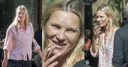 Kate Moss delektuje się papierosem na ulicach Londynu. Poznalibyście ją? (ZDJĘCIA)
