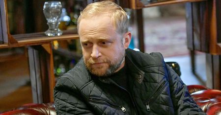 Piotr Adamczyk będzie miał problem. Może stracić pracę przez Putina