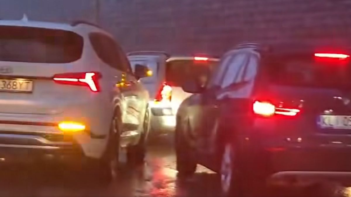 Kierowcy zatrzymywali się pod wiaduktami w Bielsku-Białej.