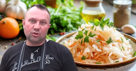 Strzelczyk nie polewa kiszonej kapusty olejem. Robi szybki sosik z czterech składników