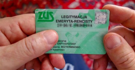 Nie każdy senior o tym wie. Oto co daje legitymacja emeryta