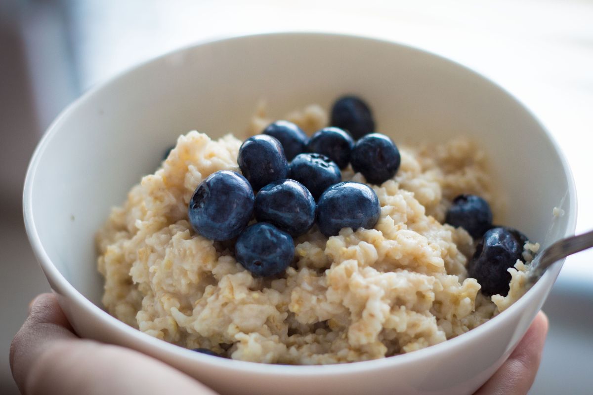 Kefir is the healthiest addition to oatmeal.
