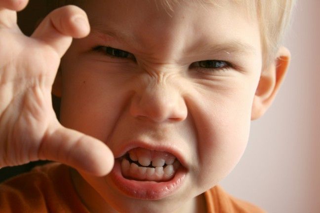 Nie zwracaj uwagi na napady złości u dziecka