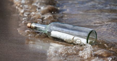 Napisał list do zmarłej córki. Znaleźli go turyści na plaży w Łebie