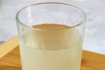 Babcie piły tę wodę na okrągło. Łagodziła uczucie ciężkości po jedzeniu