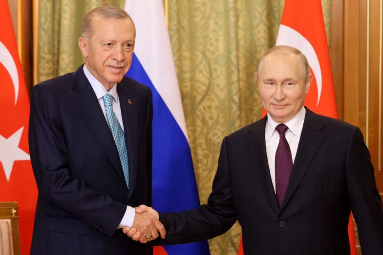 Rosja montuje porozumienie z Turcją dotyczące zboża. Omija Ukrainę