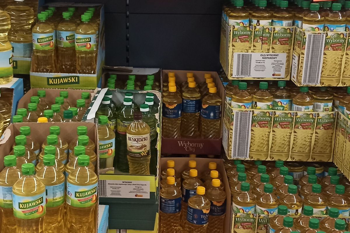 Polowanie na tani olej. Ten supermarket wygrywa ceną