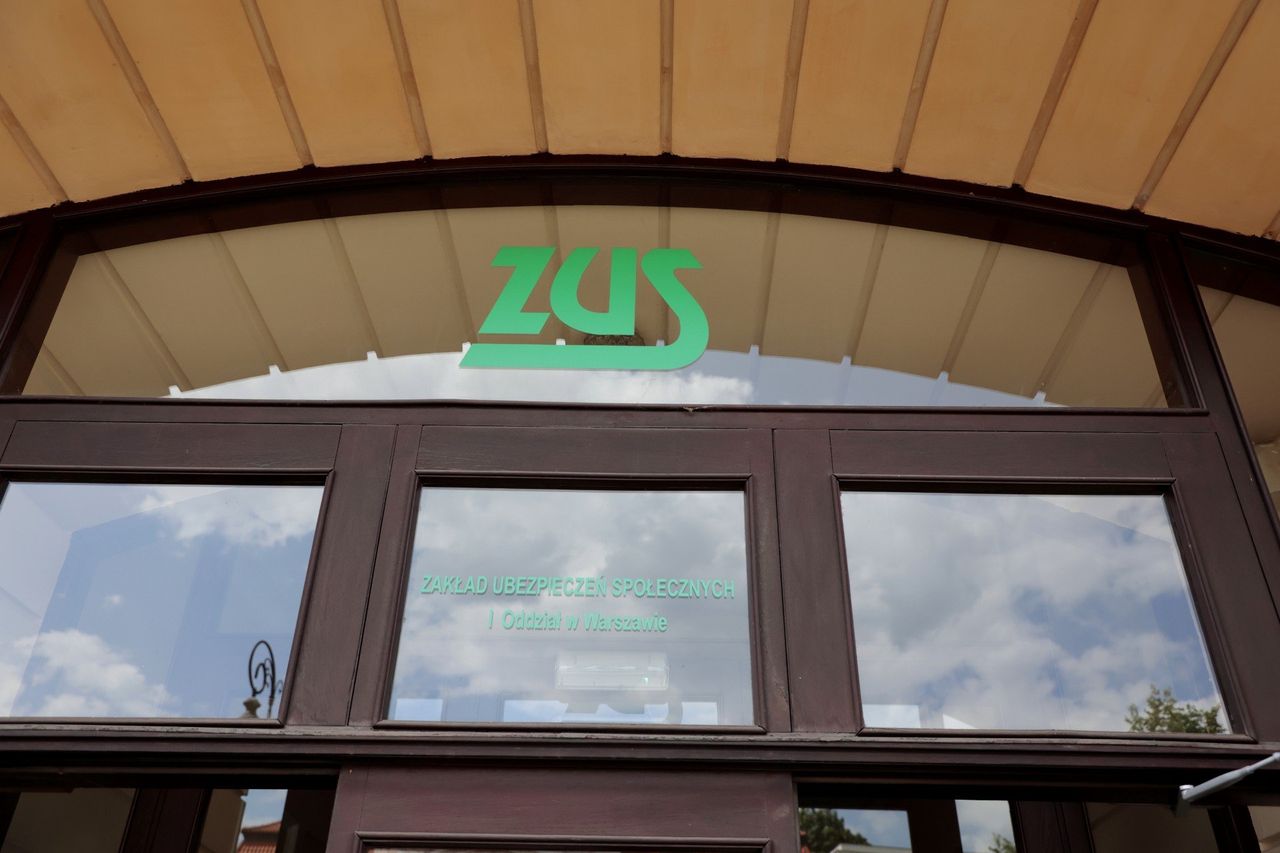 Po skończeniu 65 lat nie przegap tych 7 dodatków do emerytury. Oto co ci przysługuje