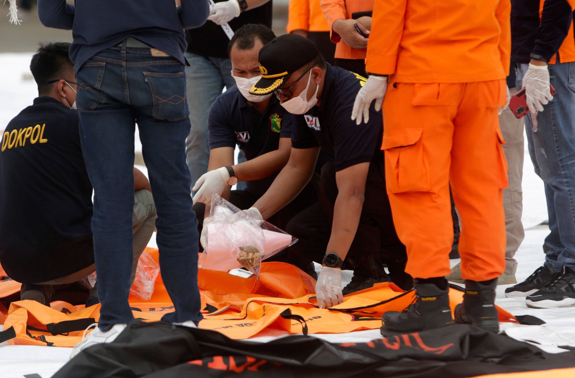 Indonezja. Znaleziono czarne skrzynki z  rozbitego samolotu Boeing 737