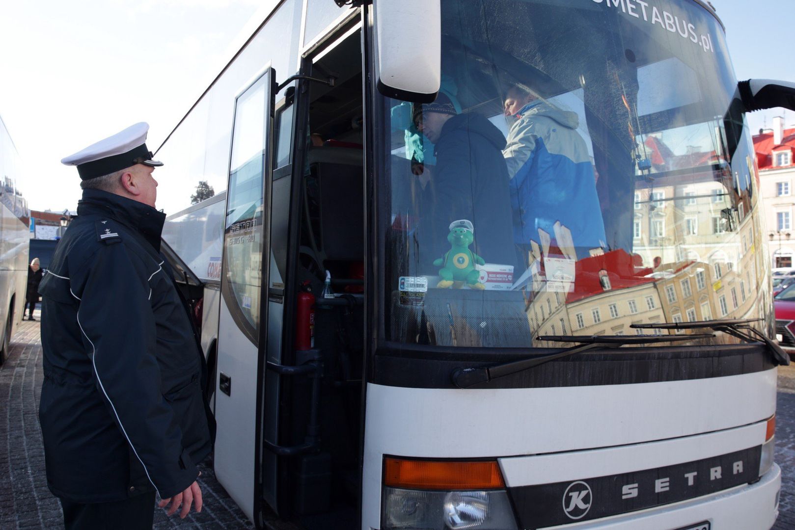 Sprawdzenie stanu technicznego i ubezpieczenia wybranego autokaru jest dostępne od ręki.