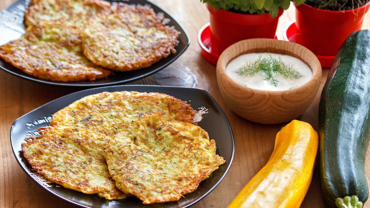 Placki z cukinii. Te dwa sekretne składniki zmienią wszystko