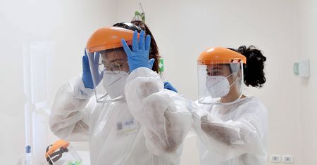 Koronawirus na świecie. WHO zbyt późno ogłosiła pandemię? Wszczęto dochodzenie