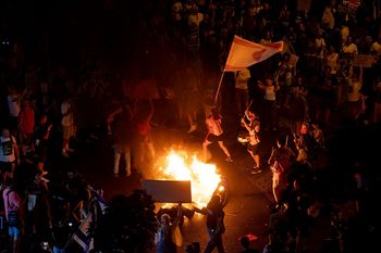 Izraelczycy protestują. W tym samym czasie ważą się losy Strefy Gazy