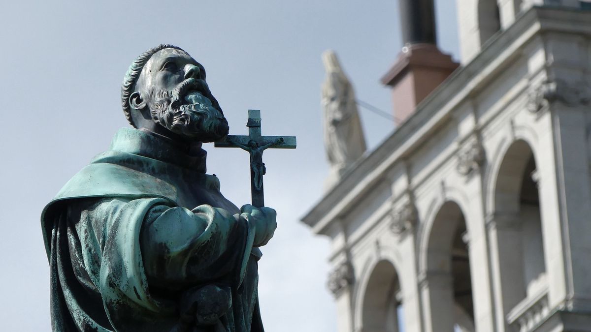 Rokrocznie wiele osób pielgrzymuje do Częstochowy