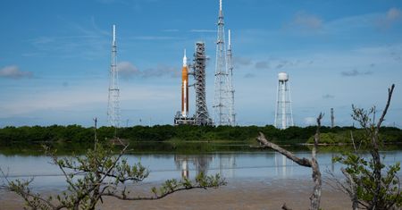 Artemis 1 miał zaplanowany lot na Księżyc na sobotę wieczór, ale tylko miał