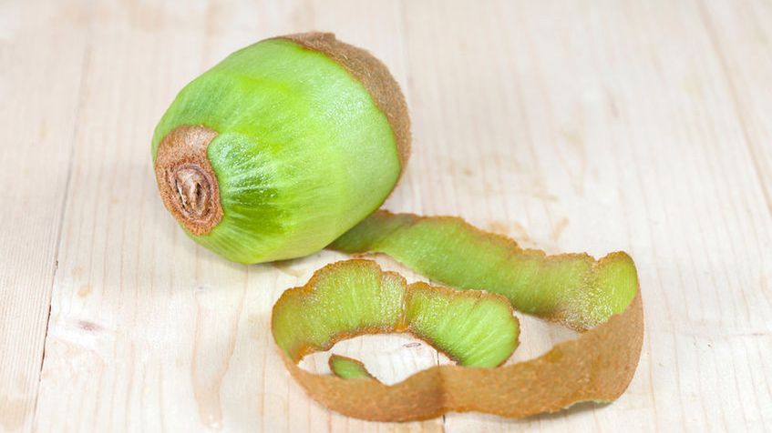 Naukowiec z Gdańska sprawdzi zawartość pestycydów w skórce owoców