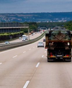 Kolumny wojskowe na drogach. Siły Zbrojne apelują: "Prosimy zachować spokój"
