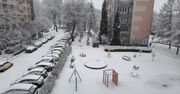Częstochowa: Miasto zasypane śniegiem, a na drogach regionu bardzo ślisko