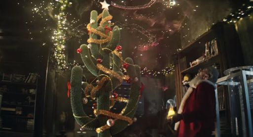 Paryski Disneyland z magiczną reklamą na święta