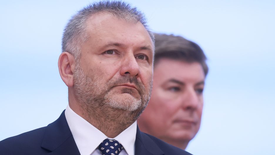 Warszawa, 23.07.2025. Nowy minister sprawiedliwości Waldemar Żurek podczas konferencji prasowej premiera Donalda Tuska w KPRM w Warszawie, 23 bm. Szef rządu przedstawił szczegóły rekonstrukcji swojego gabinetu. (mr) PAP/Leszek Szymański