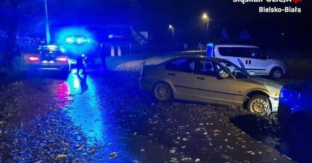 Bielsko-Biała. 15-latek wjechał do rowu BMW, które skradł kilka godzin wcześniej