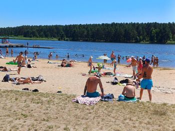 Upalna lipcowa środa nad zalewem Lubianka w Starachowicach. Zobacz, jak wypoczywano nad wodą