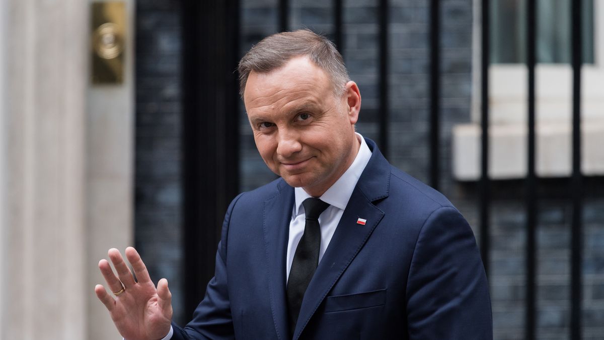 LONDON, UNITED KINGDOM - SEPTEMBER 18: Polish President Andrzej Duda arrives in Downing Street for a meeting with British Prime Minister Liz Truss ahead of the funeral of Queen Elizabeth II in London, United Kingdom on September 18, 2022. (Photo by Wiktor Szymanowicz/Anadolu Agency via Getty Images)